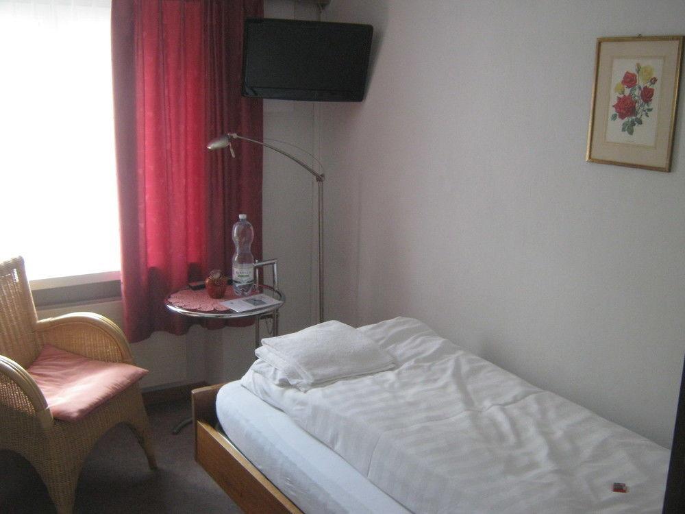 Hotel Garni Ursalina บัดรากัซ ภายนอก รูปภาพ