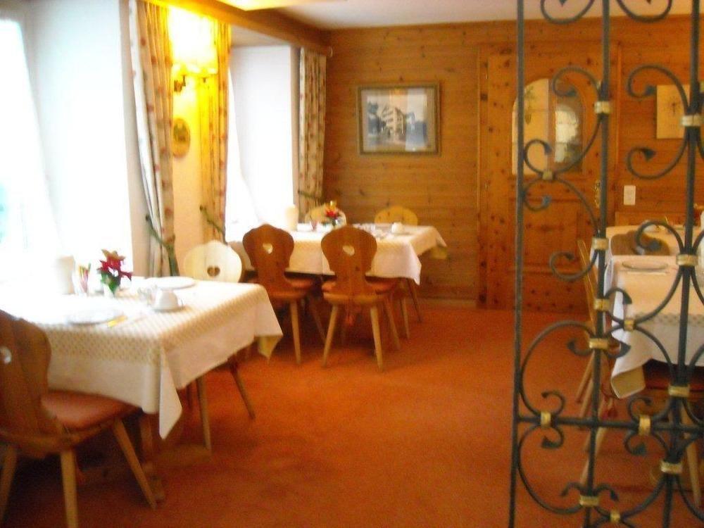 Hotel Garni Ursalina บัดรากัซ ภายนอก รูปภาพ