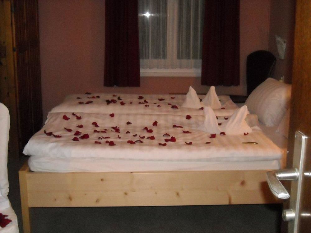 Hotel Garni Ursalina บัดรากัซ ภายนอก รูปภาพ